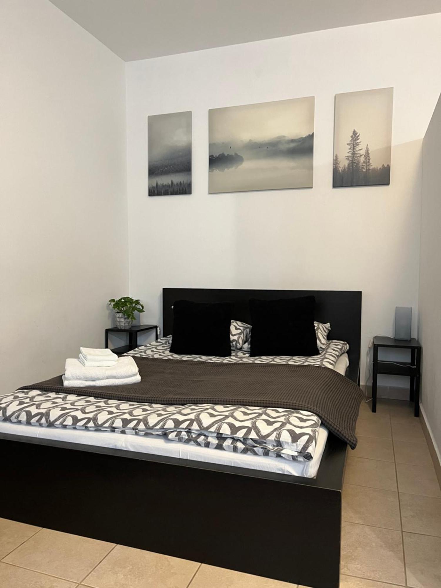 City Center Apartments With Optional Garage Budapest Bagian luar foto