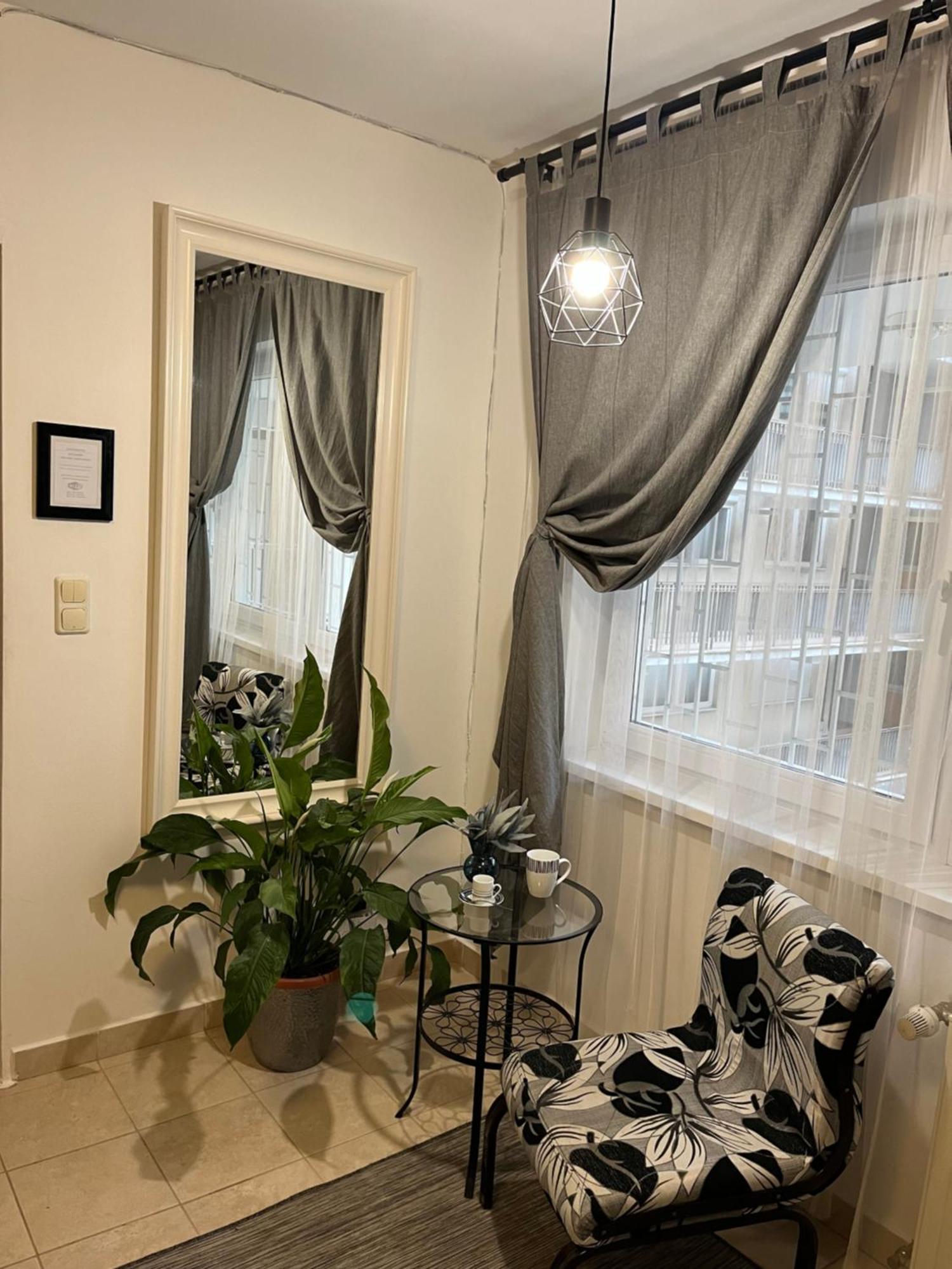 City Center Apartments With Optional Garage Budapest Bagian luar foto